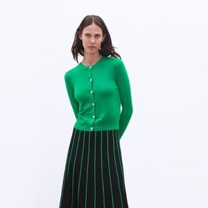 | Never Worn Item | Zara Green Buttoned Cardigan Size S